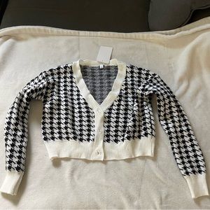 Black and white checkered sweater size S